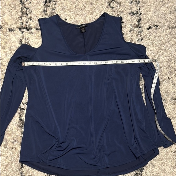 PLUS SIZE !! Ashley Stewart Blue Long Sleeve Cut Out Blouse - Picture 6 of 8